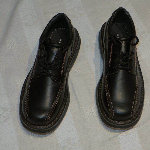 Nevada Shoes - Picture 1 of 4